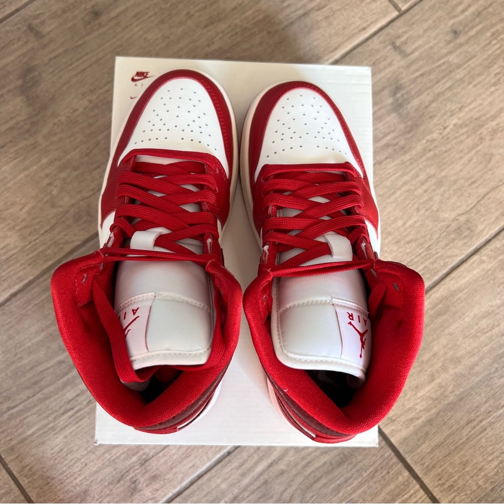 Air Jordan 1 Mid SE ( box without lid ) - Picture 6 of 10
